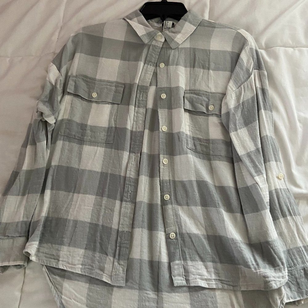 Forever 21 Gray and White Flannel